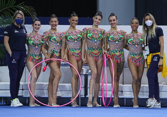 Seleção brasileira de Ginástica Rítmica de Conjunto faz apresentação no Colégio Marista de Maceió