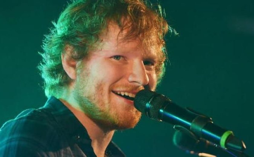 Ed Sheeran desembolsa R$ 12 milhões e compra 7 casas na mesma rua