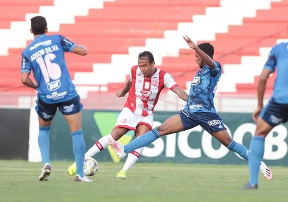 Náutico e Cruzeiro empatam nos Aflitos, mas raposa segue na zona de rebaixamento