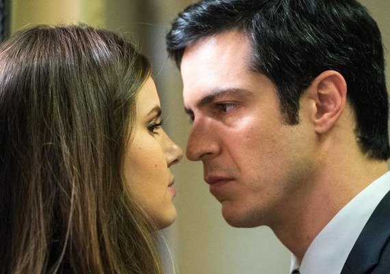 Mesmo após armação, Eric e Luíza se casam em “Pega Pega”