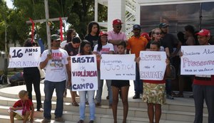 MST em vigília no Fórum do Barro Duro pela condenação de assassinos de líder do movimento