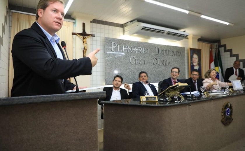 Deputado federal Marx Beltrão recebe homenagem em Igreja Nova