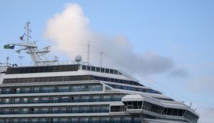 Cerca de 230 tripulantes deixam nesta terça o navio Costa Fascinosa em Santos
