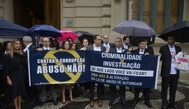 Protesto no Rio de Janeiro pede veto integral à Lei de Abuso de Autoridade