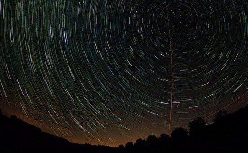 A Terra cruzará o rastro deixado pelo cometa Halley no espaço neste sábado