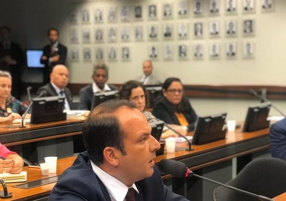 Em Brasília, vereador questiona presidente da Braskem sobre instabilidade dos poços