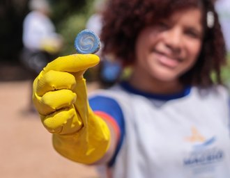 Com apoio de parceiros, Alurb realiza mutirão de limpeza na foz do Riacho Jacarecica