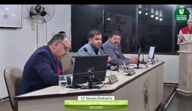 Presidente da Câmara é comparado com Alexandre de Moraes por interromper discurso irônico de professor