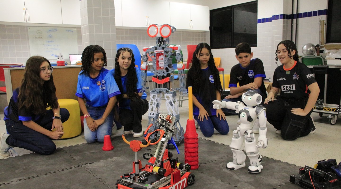 Alunos da rede municipal de Santos mostram talento com jogos, robótica e  programação