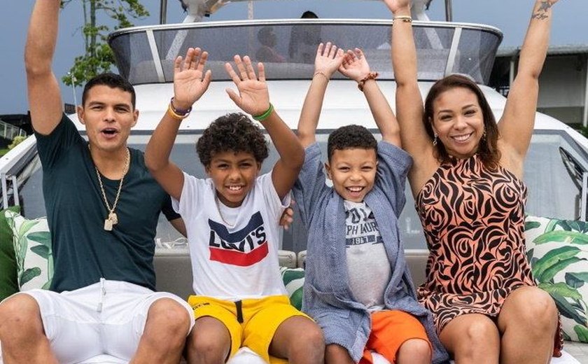 Thiago Silva paga R$ 5,9 milhões em iate de luxo para família