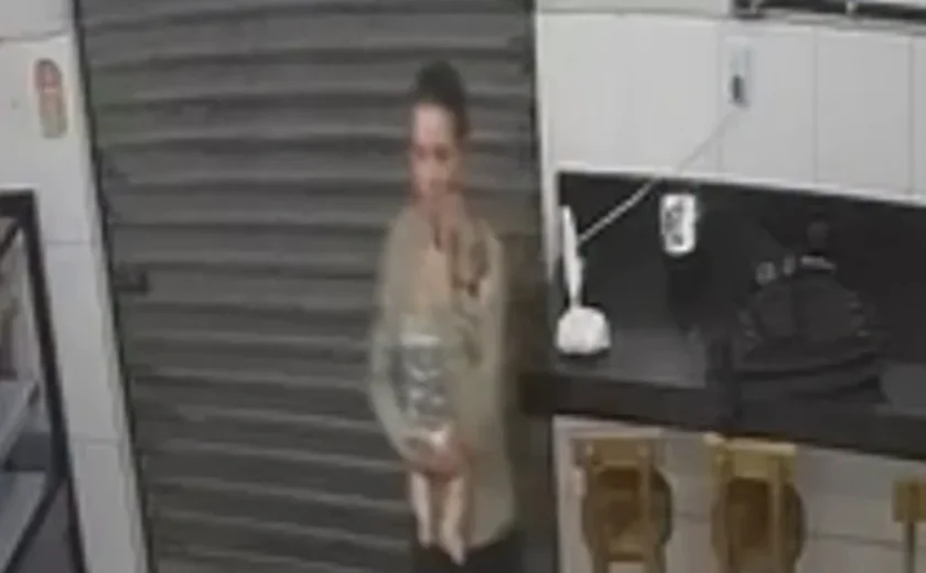 Agente de trânsito emociona Delmiro Gouveia ao amamentar bebê em meio a ocorrência de violência
