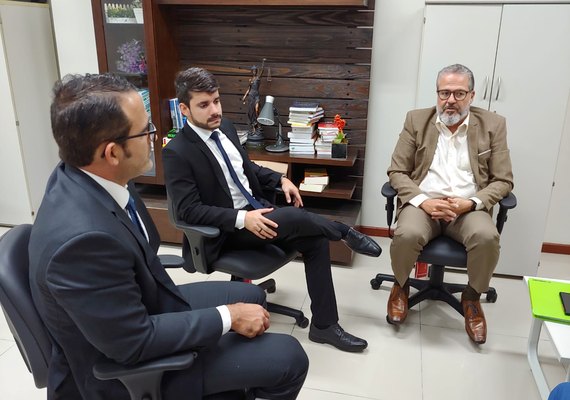 SINDAV se reúne com magistrado, Coordenador dos Juizados Federais, para destacar reclame da advocacia sobre emissão das RPVs