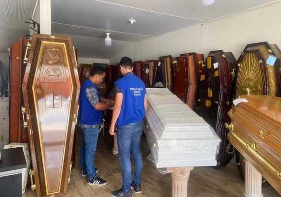 Procon Alagoas faz pesquisa de preços com produtos e serviços mais procurados para o dia de Finados