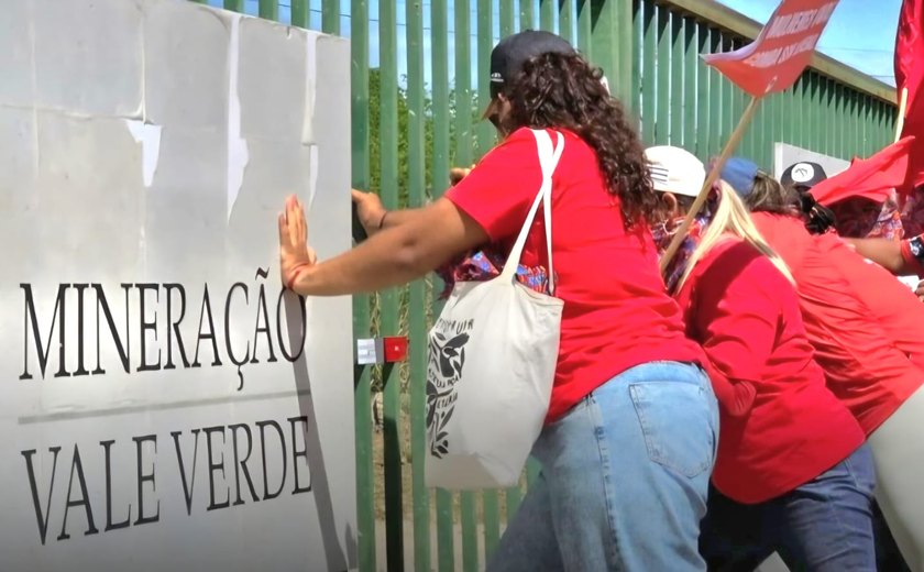 Após acordo, mulheres desocupam as terras da mineradora Vale Verde