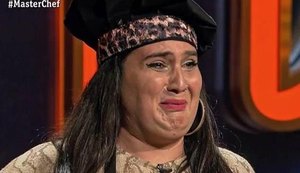 Participante é expulsa do MasterChef após servir ave crua, com penas e cabeça