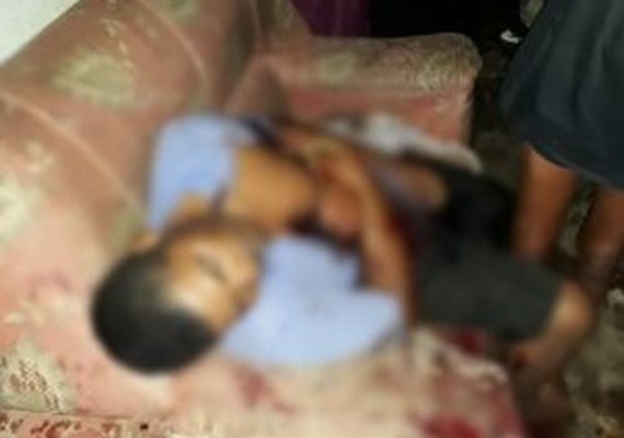 Homem é morto a queima roupa dentro de sua casa