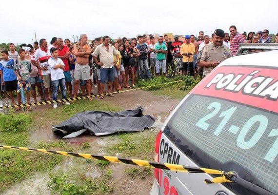 Acusados de matar estudante em frente à escola na Santa Lúcia vão a júri