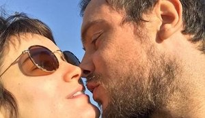 Bianca Bin e Sergio Guizé se casam em segredo na Amazônia