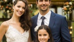 Júlia sobe ao altar de braços dados com Gui e 4.4 faz show no casamento