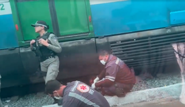 Homem perde a mão ao ser atropelado por VLT no Poço