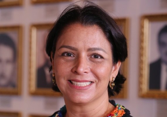 Trade Turístico da praia do Francês aposta na permanência de Claudia Pessoa à frente da Secretaria de Turismo