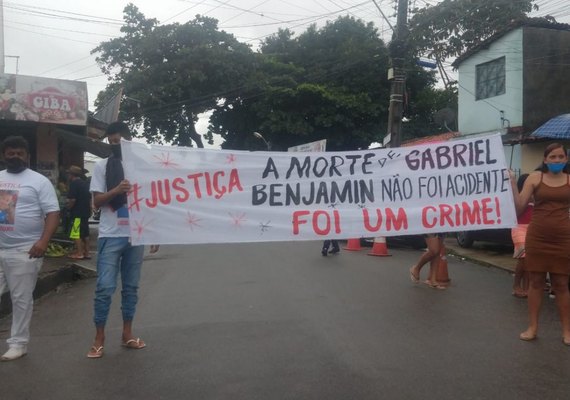 Grota Santa Helena: moradores realizam protesto e pedem Justiça por morte de bebê