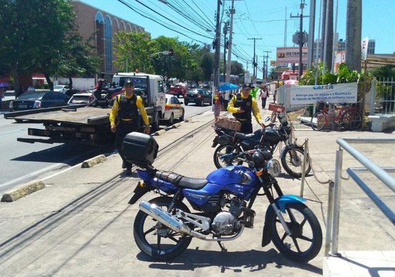 Fiscalização coíbe irregularidades no Centro e no Farol