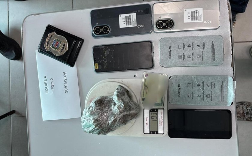Policiais penais flagram drogas e aparelhos celulares com esposa de preso no sistema prisional