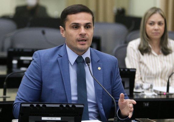 Lei de Alexandre Ayres contra pedófilos é sancionada em Alagoas