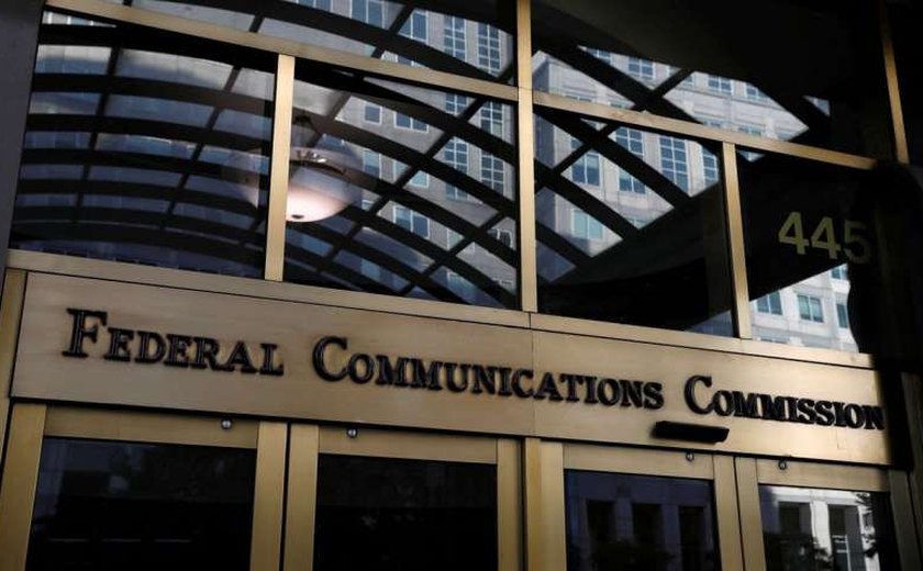 Ex-presidentes da FCC pedem resolução para disputa entre aviação e 5G