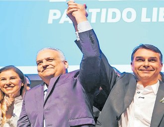 Aliados de Flávio Bolsonaro e Alfredo Gaspar intimidam estudantes da Ufal