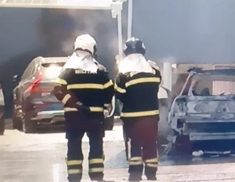 Incêndio destrói carro elétrico dentro de concessionária em Maceió