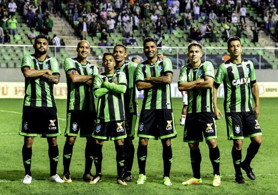 América vence o Náutico e segue líder isolado da Série B