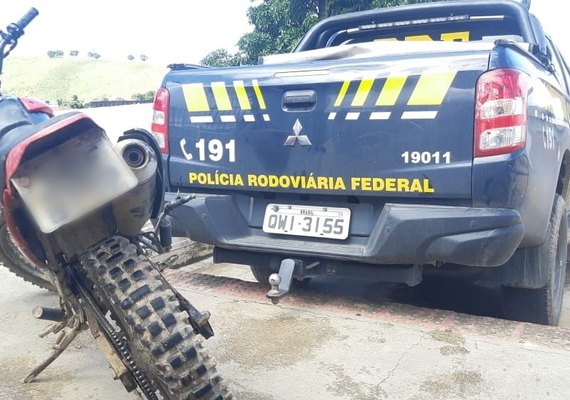 PRF em Alagoas prende homem durante fiscalização na BR-104