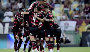 Flamengo vence Fluminense  por 2 a 1 e abre vantagem