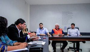 Prefeito de Maceió recebe comissão de moradores do bairro do Pinheiro