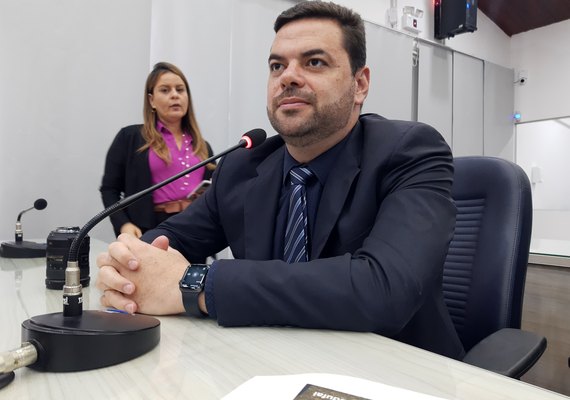 Câmara aprova projeto para que famílias de pessoas com TEA utilizem a faixa azul