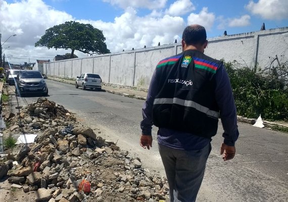 Superintendência de Limpeza Urbana notifica Casal por descarte irregular no Prado