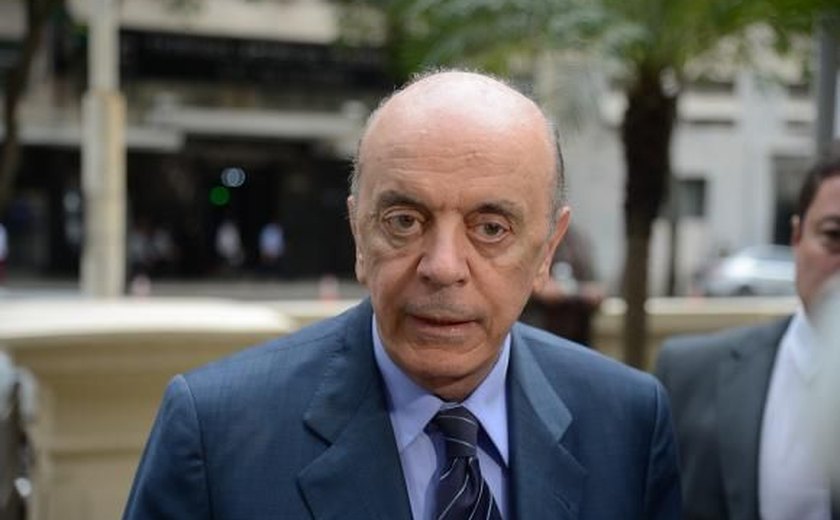 Ministro das Relações Exteriores, José Serra recebe alta após cirurgia