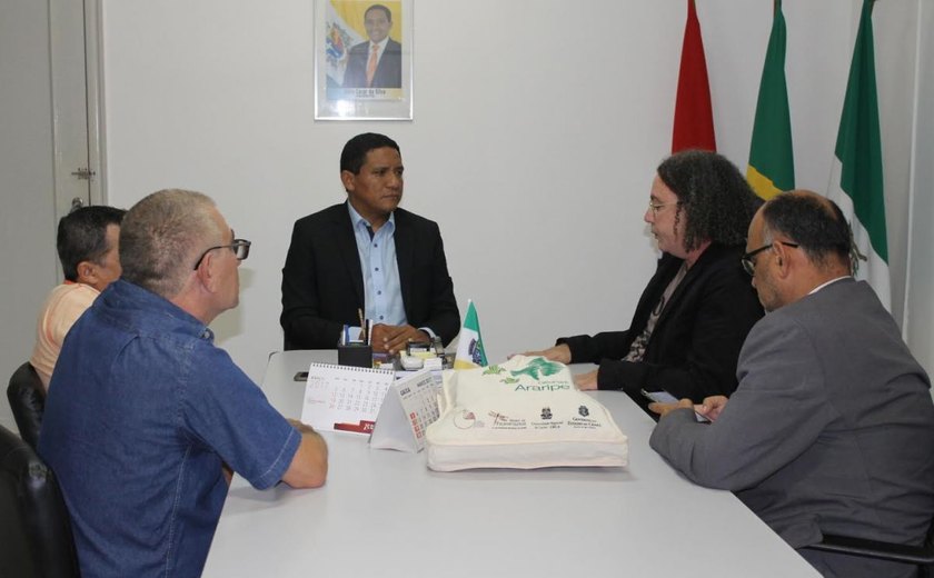 Prefeitura de Palmeira e Uneal firmam parceria por cursinho Pré-Enem
