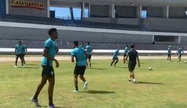 CSA realiza treino no estádio Rei Pelé