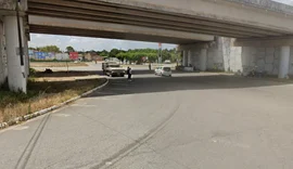 Carro capota após colisão no trevo do povoado Rancho Alegre, em São Sebastião