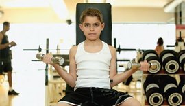 Adolescentes recorrem à musculação em busca de corpo adulto