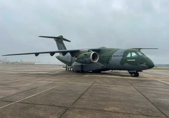 Avião com 11 toneladas de ajuda para vítimas da guerra decola no Rio de Janeiro