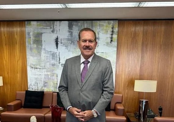 Humberto Martins recebe Colar do Mérito Judiciário em cerimônia do TRF6 em Belo Horizonte