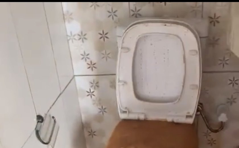 Capela registra retorno de esgoto dentro de casas e moradores denunciam falhas no saneamento