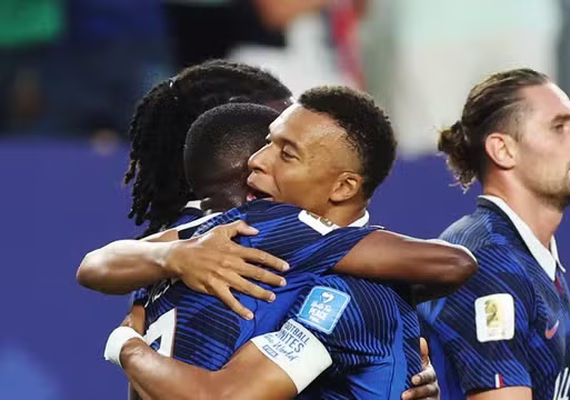Com dois de Mbappé, França vence Iraque e vai ao mata-mata da Copa do Mundo