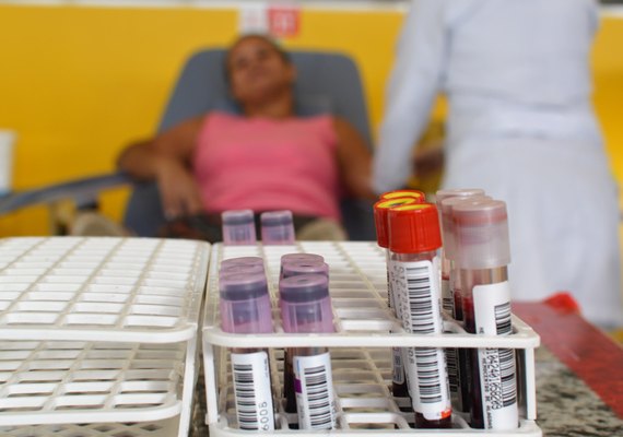 Fevereiro Laranja: Hemoal orienta como se cadastrar para ser doador de medula óssea