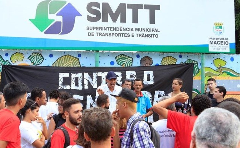 Maceió: Usuários de transporte coletivo cobram redução da tarifa de ônibus à SMTT