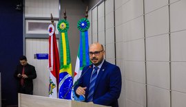 Câmara de Maceió empossa Tácio Melo para exercer o mandato de vereador
